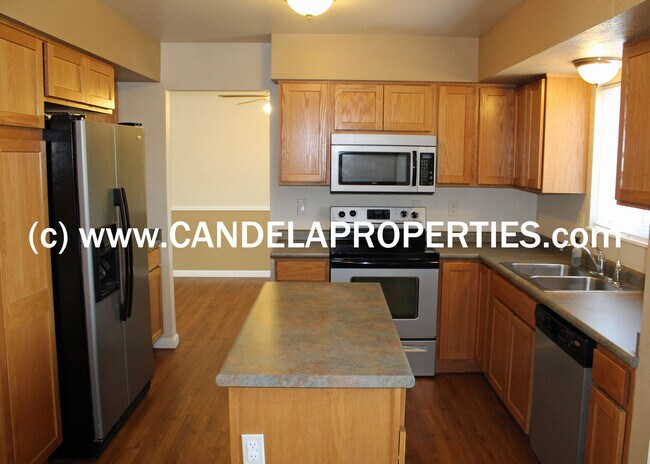 Foto del edificio - 6250 Tuckerman Ln