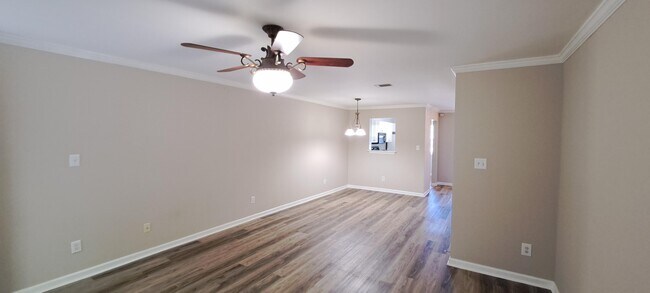 Foto del edificio - 4708 Brookwood Dr