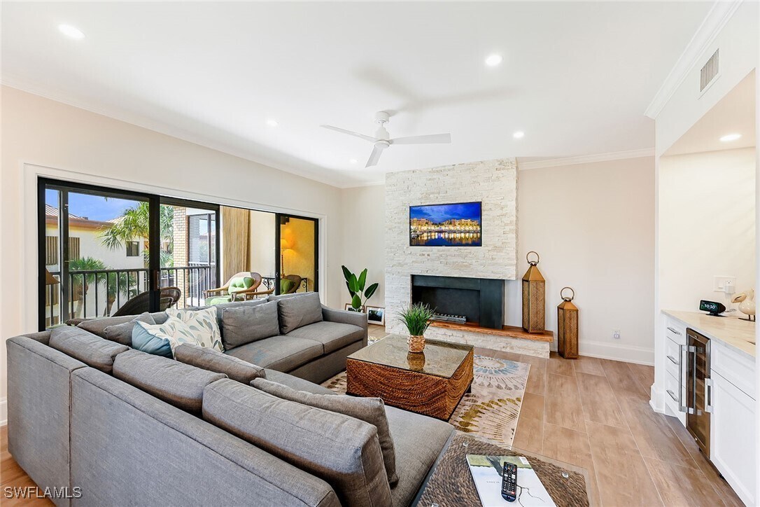 Foto principal - 6770 Pelican Bay Blvd