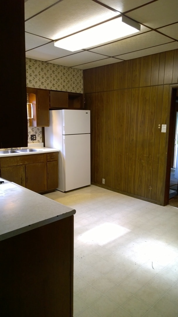 Foto del edificio - 5 Bedroom House Walking Distance to Purdue