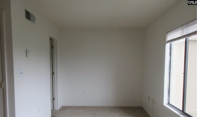 Building Photo - 1600 Park Cir