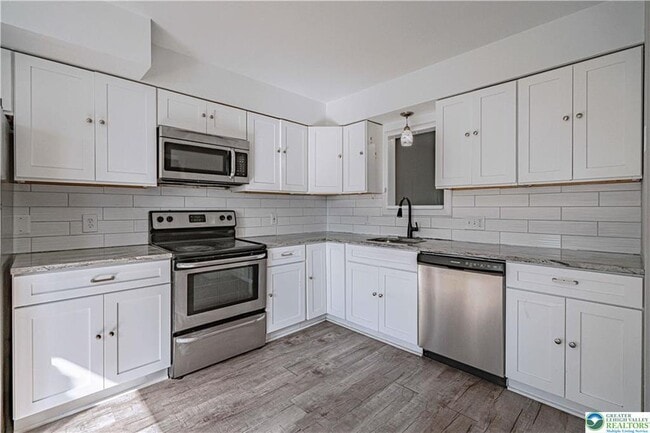 Building Photo - 1405 Presidential Dr