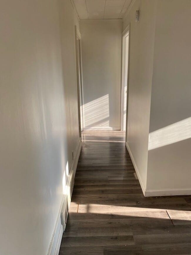 Building Photo - 2 Bedrooms, 1 Bathrooms Single Family Home...