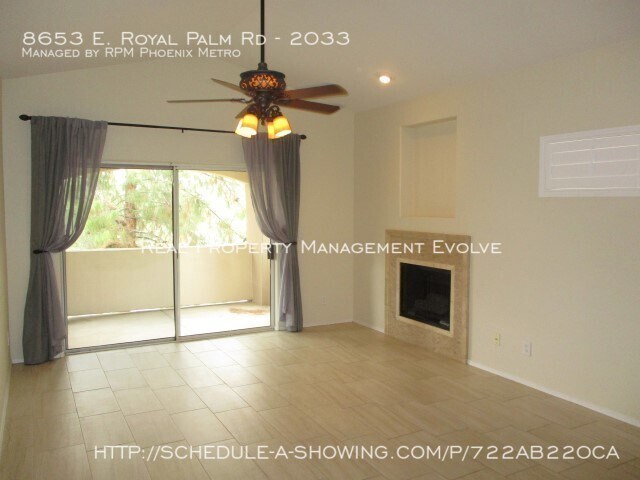 Foto del edificio - 8653 E Royal Palm Rd