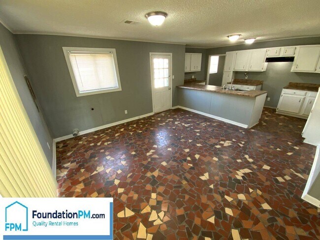 Foto del edificio - 245 W Mitchell Rd