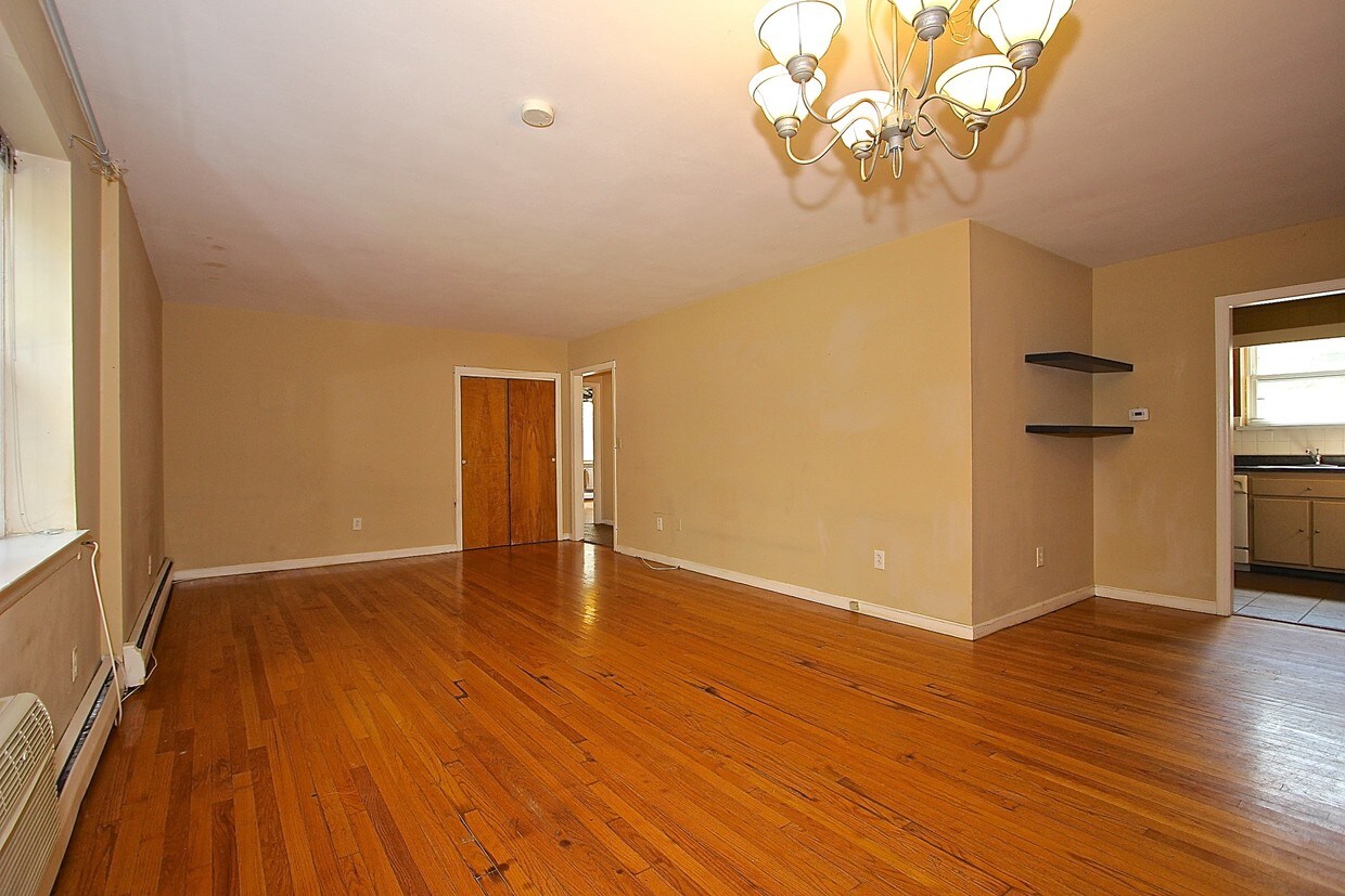 439 Central Ave, New Haven, CT 06515 Condo for Rent in New Haven, CT