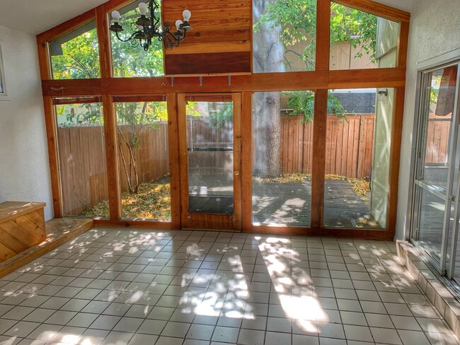 Building Photo - 2884 Nebrina Place