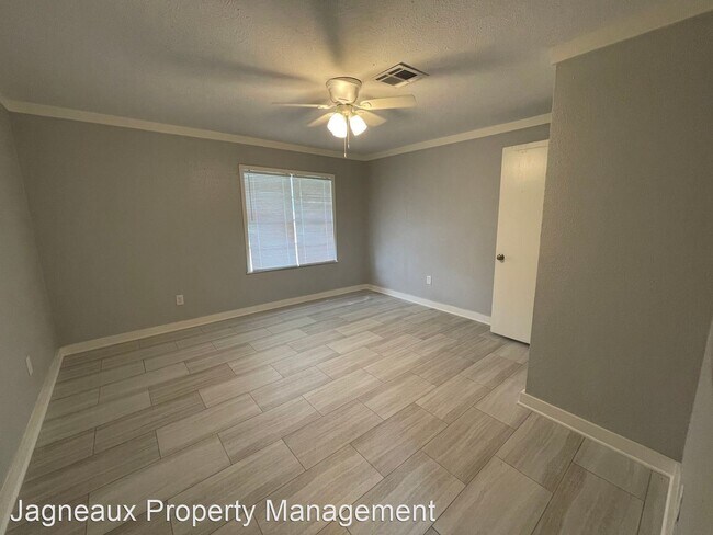 Building Photo - 3 br, 2 bath House - 605 N Irwin St
