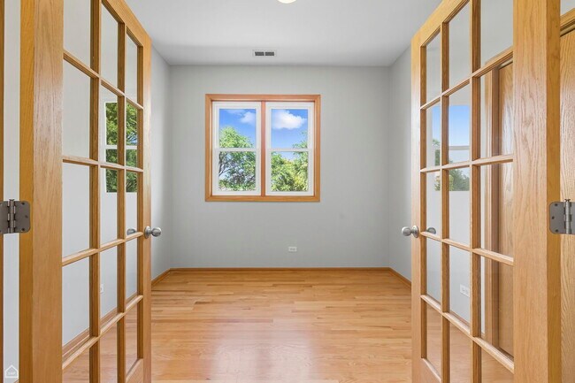 Building Photo - 119 N Mozart St