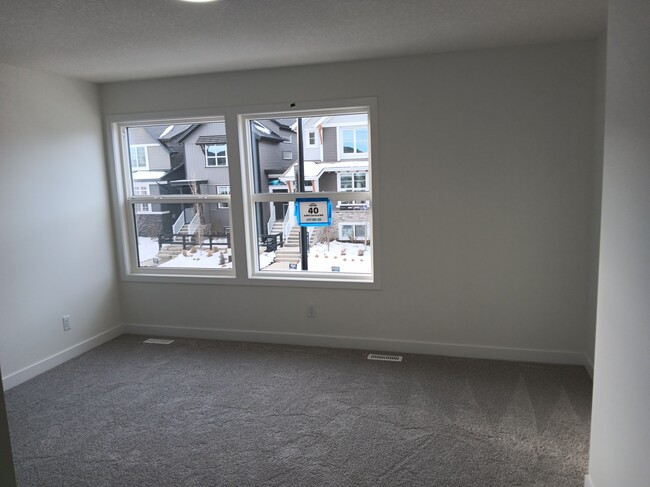 Building Photo - 40 Edith Mews NW