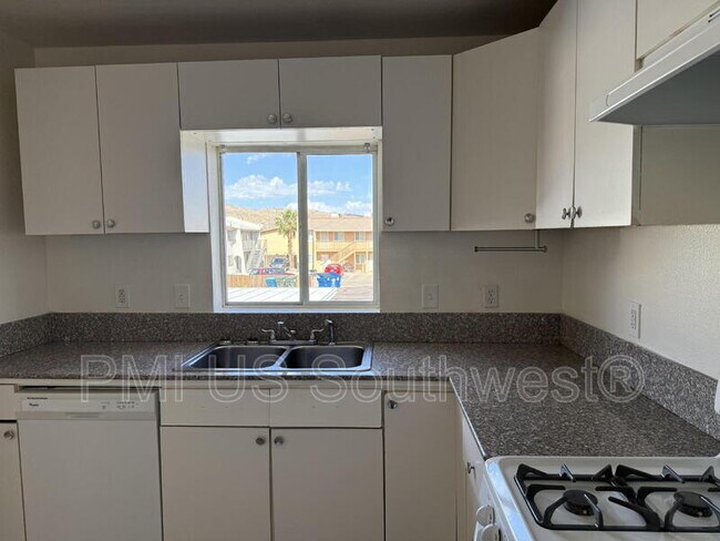 Building Photo - 352 Rio Grande Ct