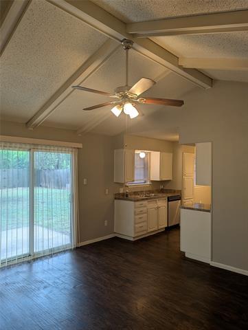 Building Photo - 633 Christie Ct
