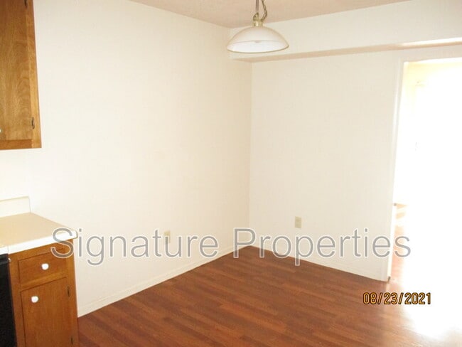 Building Photo - 1611 3rd St