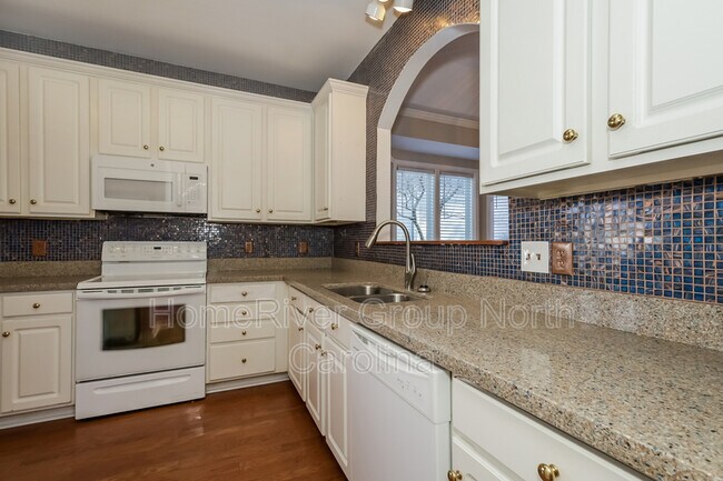 Building Photo - 1936 Castle Pines Dr