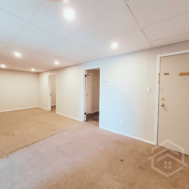 Photo du bâtiment - 2-Bedroom Apartment in the Heart of Woodstock!