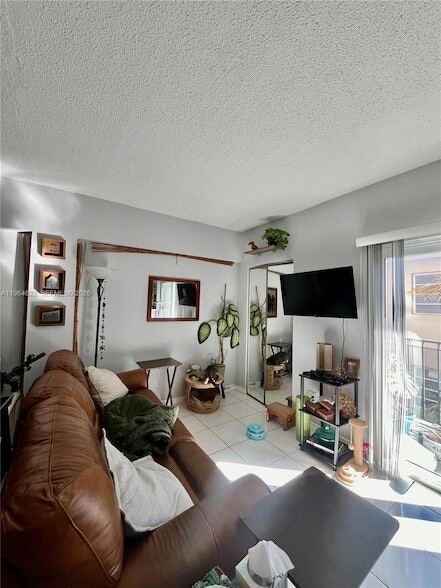 Photo - 1960 Marseille Dr Apartment