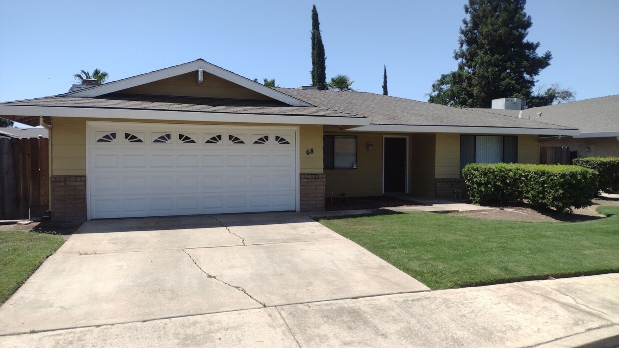 Primary Photo - 68 Sunvalley Ct, Merced