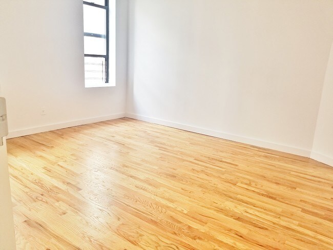 Foto del edificio - 515 W 110th St