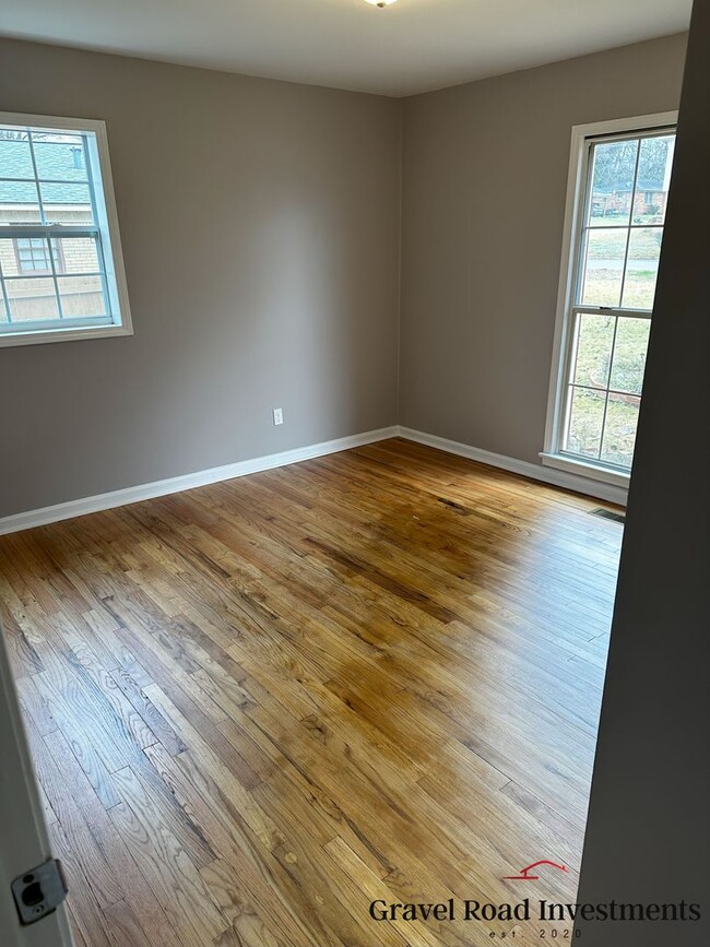 Foto del edificio - Charming 3-Bedroom Brick Home in a Quiet Cul-de-Sac