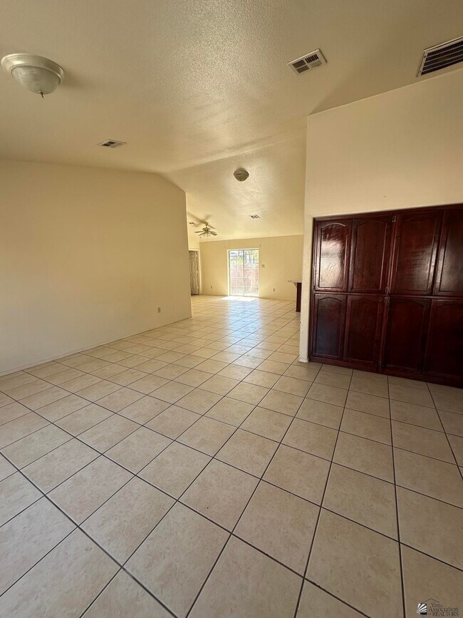 Foto del edificio - 3768 W 12th St