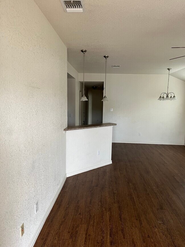 Foto del edificio - 4704 Waterproof Dr