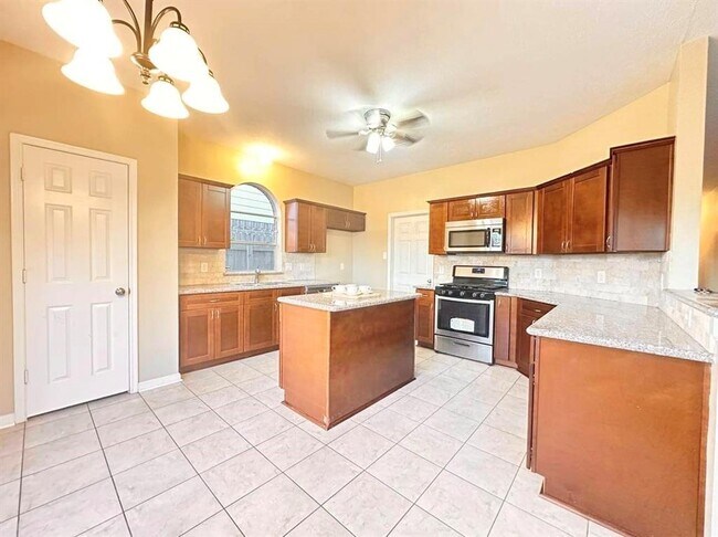 Building Photo - 2931 Sailors Moon Dr