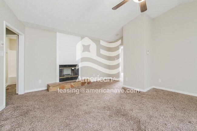 Foto del edificio - 5944 Laguna Dr