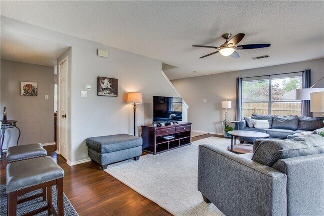 Foto del edificio - 2622 Glen Field Dr