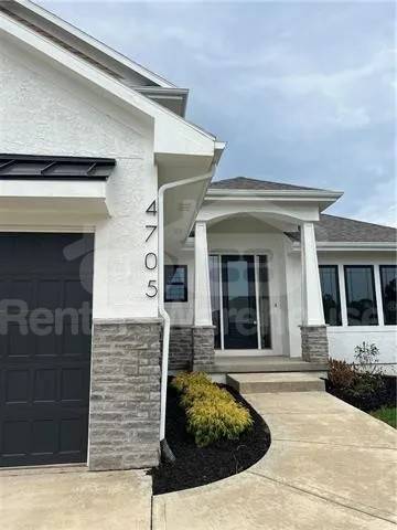 Building Photo - 4705 NE Freehold Dr