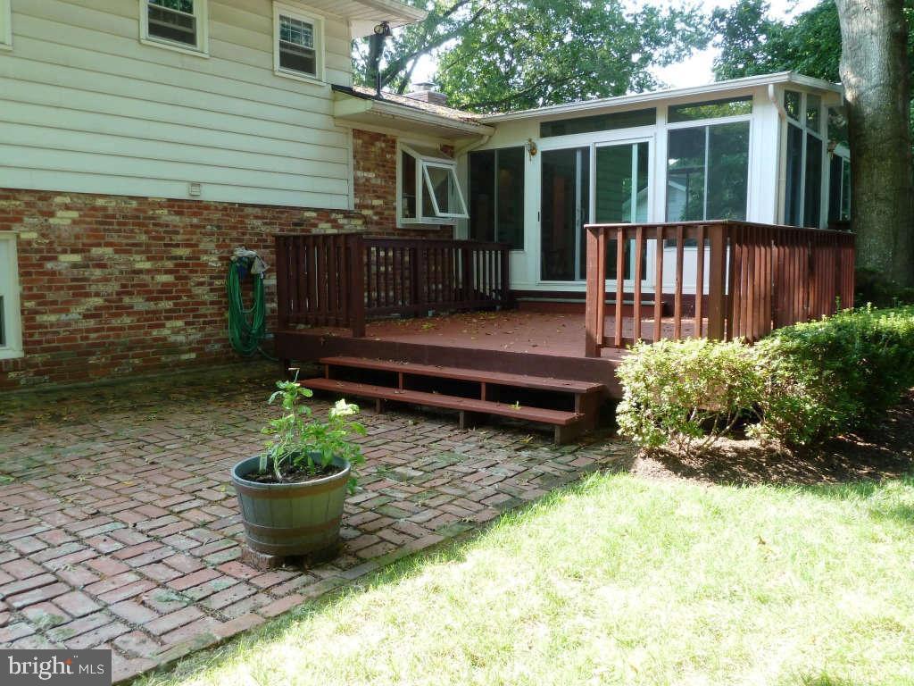 Primary Photo - 1002 Country Club Dr NE