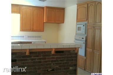 Building Photo - 3223 Park Vista Dr