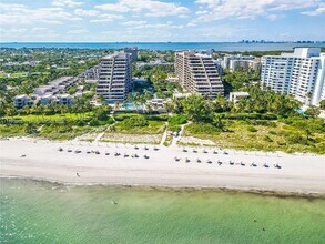 Building Photo - 251 Crandon Blvd