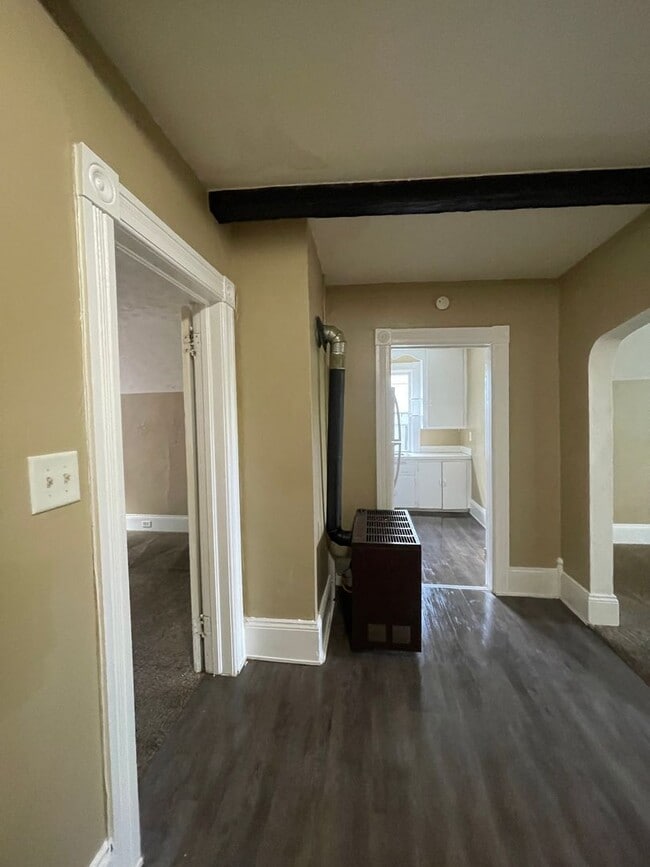 Building Photo - 516 N Porter St