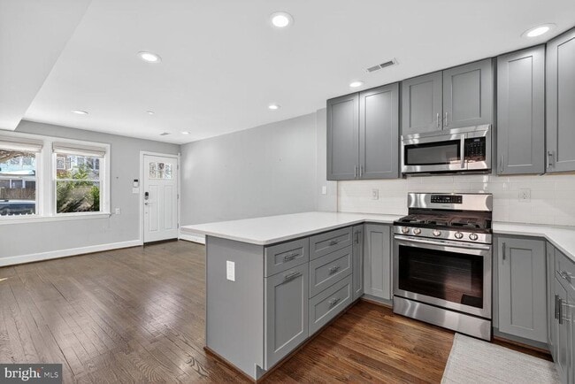 Building Photo - 124 Baggett Pl