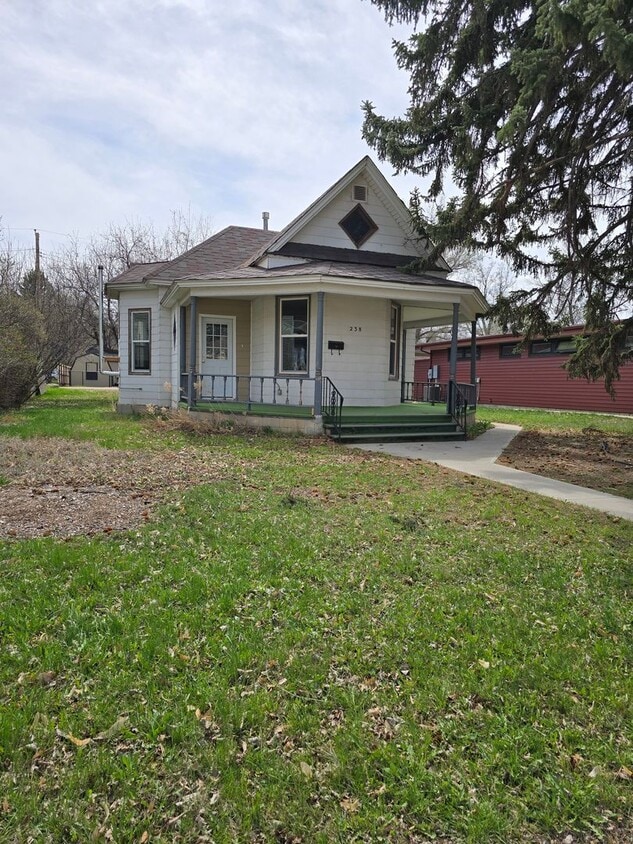 Primary Photo - 3 Bed 2 Bath