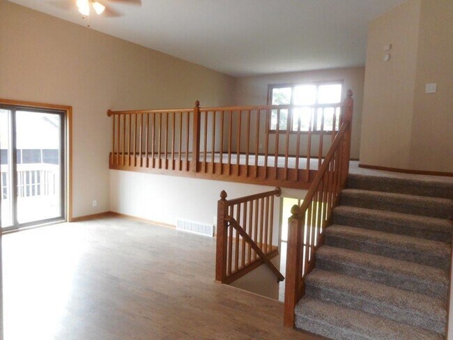 Building Photo - Spacious 4-Bedroom Home with Fireplace and...