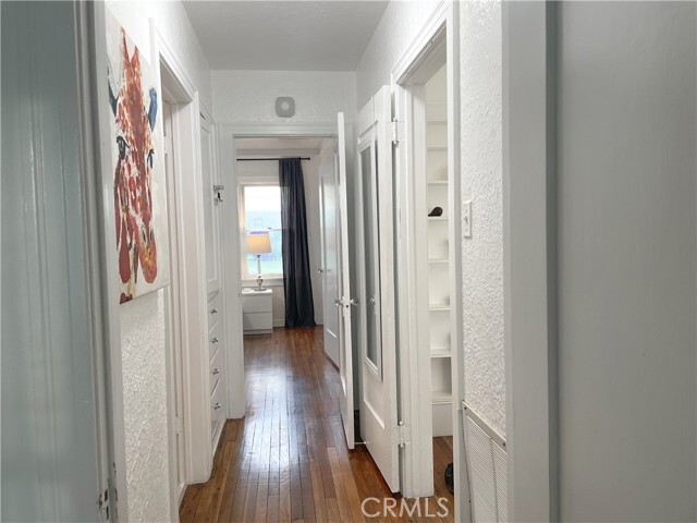 Building Photo - 428 S Ditmar St