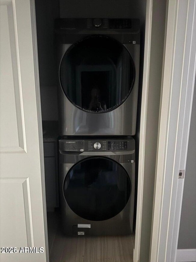 Building Photo - 1406 E Cinnabar Ave