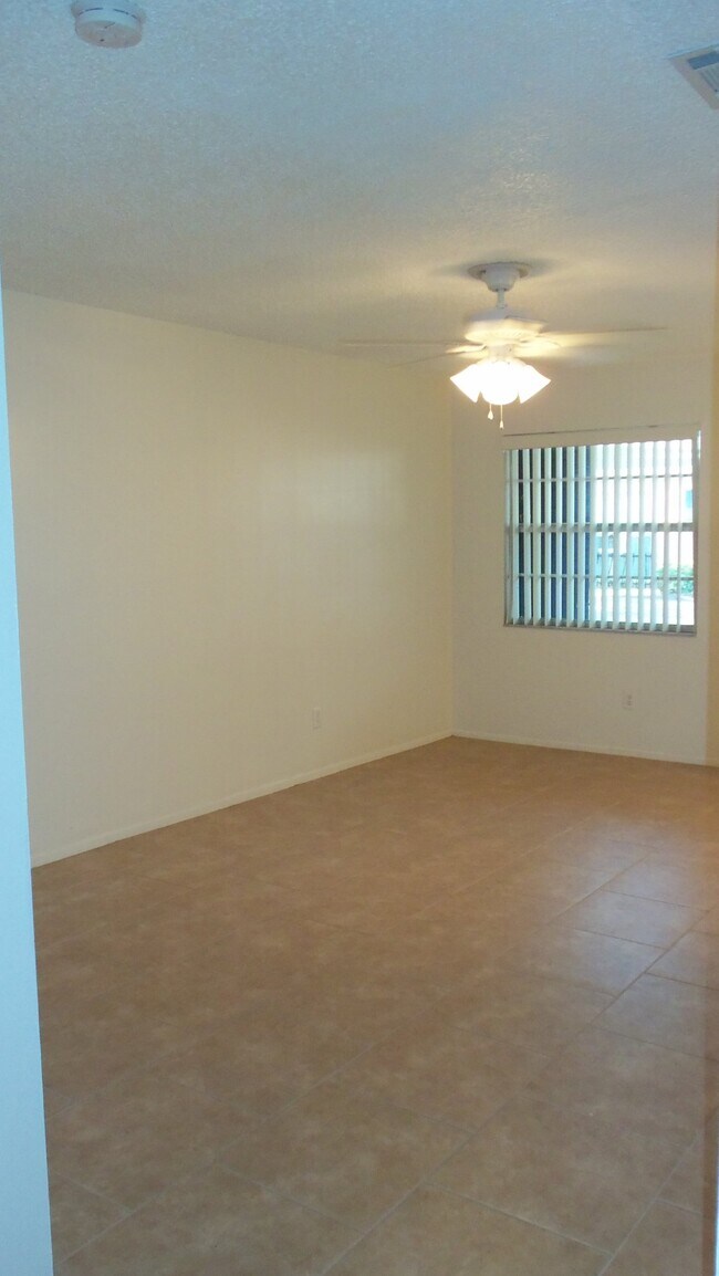 Foto del edificio - 3131 16th St N