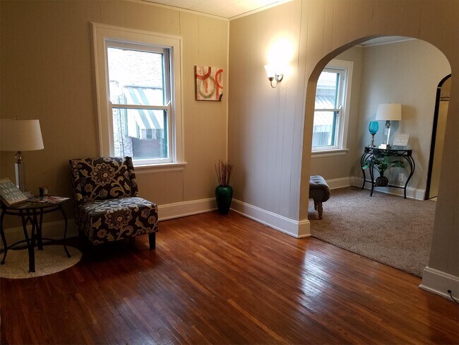 Foto del edificio - 4744 Ridgeway Ave