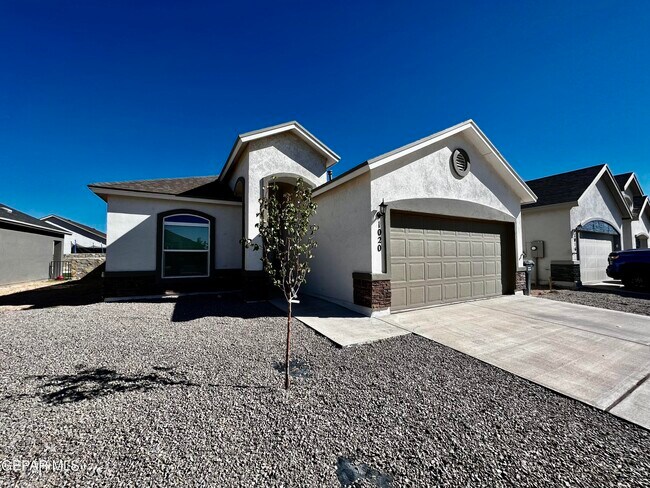 Building Photo - 1020 Indigo Sky St