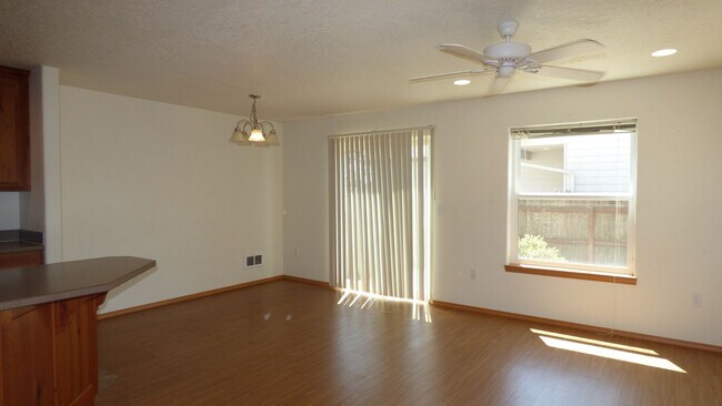 Building Photo - 373-375 Gwinn St S Monmouth, OR 97351
