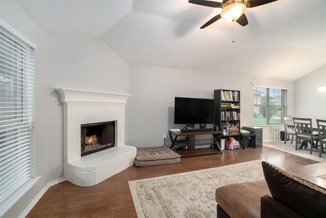 Foto del edificio - 2808 Wakecrest Dr