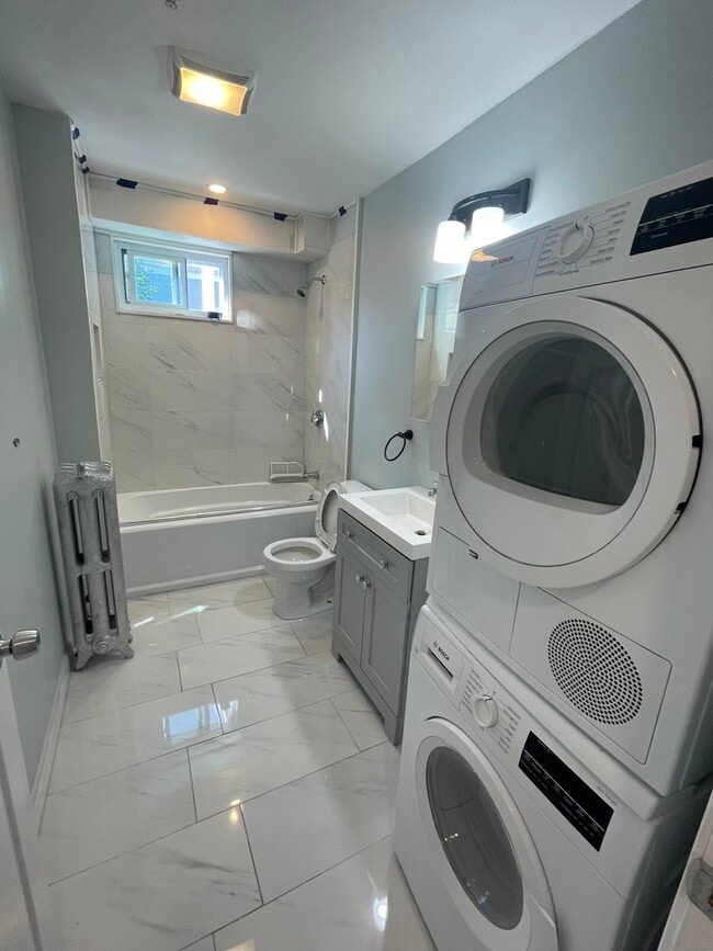 Building Photo - 11 Orchard St