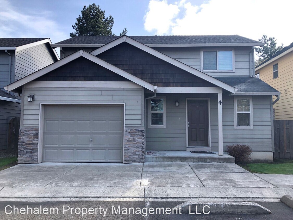 3 br, 2.5 bath House 800 W. First St. 4 House Rental in Newberg