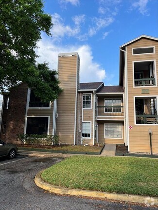 Building Photo - 4200 Thornbriar Ln