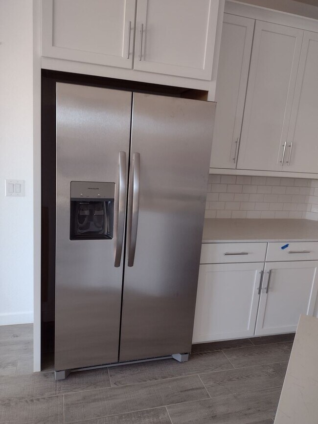 Foto del edificio - NEWER BUILD IN BEAUTIFUL GATED PHOENIX COMMUNITY!