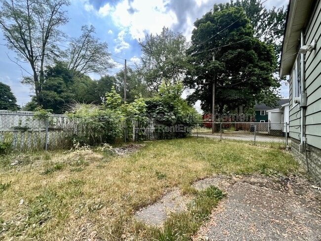 Foto del edificio - 1126 Holt St