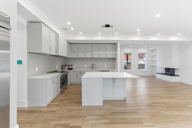 Foto del edificio - 82 Louise Rd