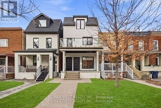 Building Photo - 390 St Clarens Ave